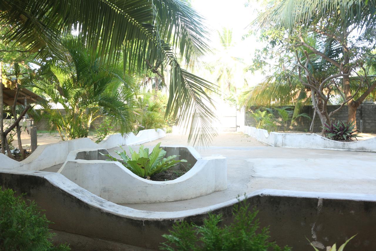 Hotel El Shaddai Mannar Exterior foto